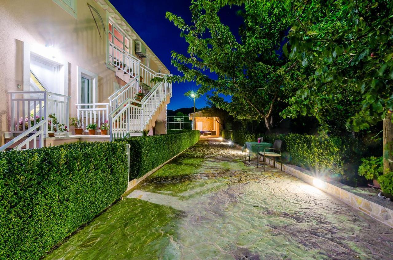 Villa Mateo With Private Pool Gruda Exterior photo